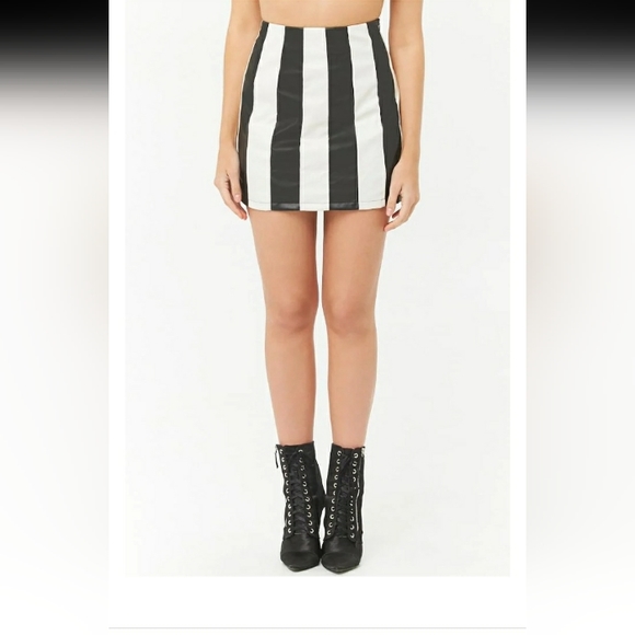 Forever 21 Striped miniSkirt - Picture 5 of 12
